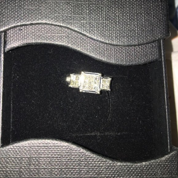 Diamond Ring - Picture 4 of 4